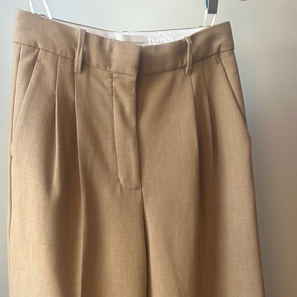 Aritzia Wilfred Effortless Crop Pant Size 6 in Colour Heather Gold Camel - Picture 1 of 4